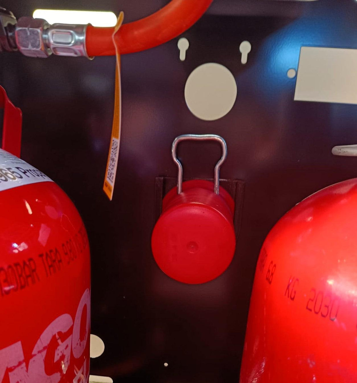 BF3D® Gaskappenhalter für Wohnmobil, Camping & Gasgrill – Sicher, Stabil & Flexibel zu Montieren - BF3D Solution