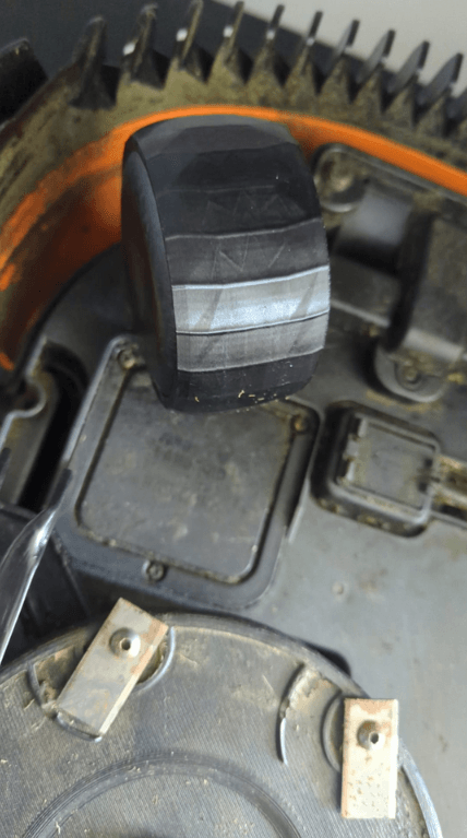 BF3D Radschutz Satz für WORX ® Landroid für Frontrad L1500 L2000 Mähroboter! FLEXIBEL - BF3D Solution